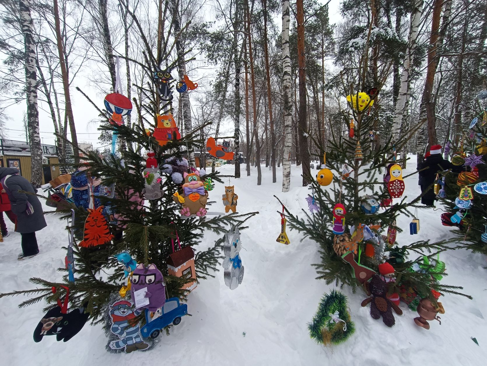 Сормовская школа, украсившая елку в тематике «200 лет Нижегородской  ярмарке», стала победительницей в «Елка-Шоу» в декабре 2022