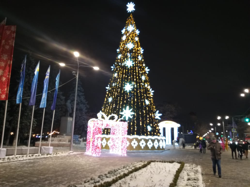 Встретить Новый год в Ростове: резиденция Деда Мороза, самая высокая елка и забег 1 января - фото 1