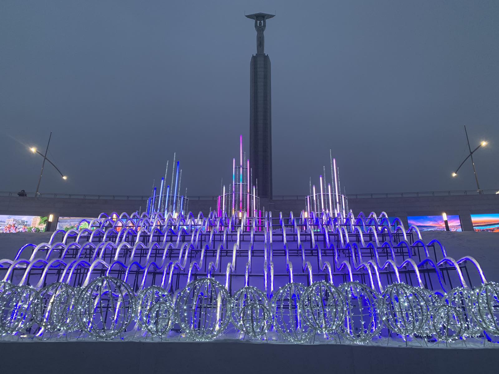 Самый большой светодинамический фонтан Европы засиял в Самаре
