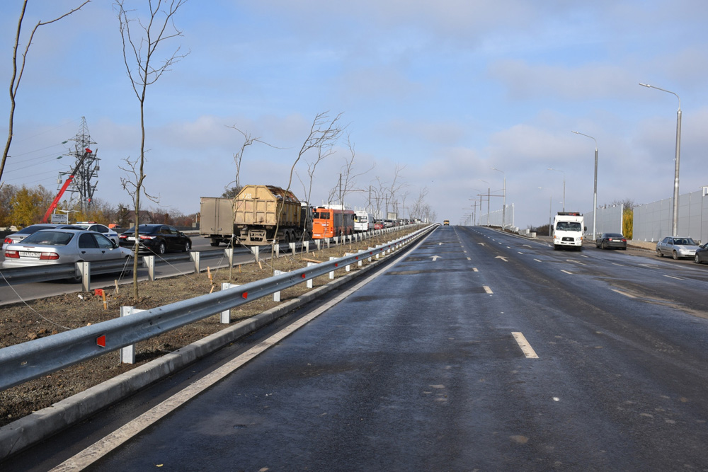 В Ростове в ноябре открыли вторую часть путепровода на улице Малиновского для проезда - фото 1