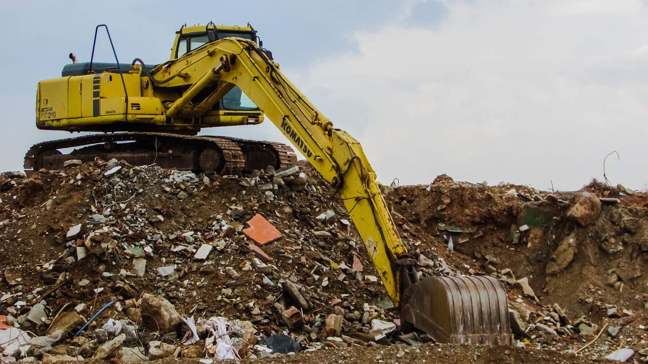Огромный мусорный полигон под Тюменью расчистят за 210 миллионов рублей