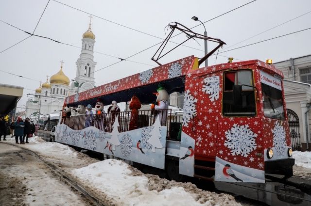«Новогодний трамвай» начал курсировать от Лендворца до Центрального рынка в Ростовем - фото 1